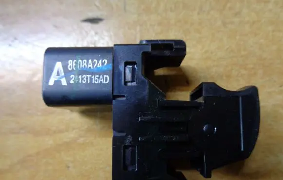 Mitsubishi Space Star Electric window control switch 8608A242 A8608A242