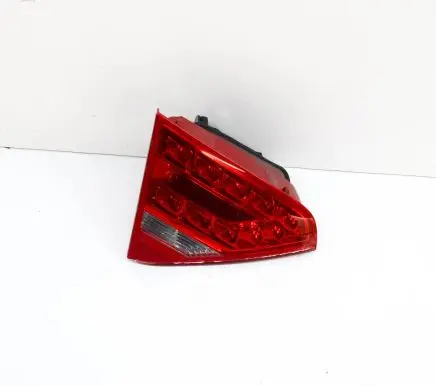 Audi A5 8T 8F Tailgate rear/tail lights 8T0945093A