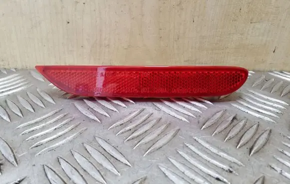 Nissan X-Trail T32 Rear tail light reflector 25018165 3314207R