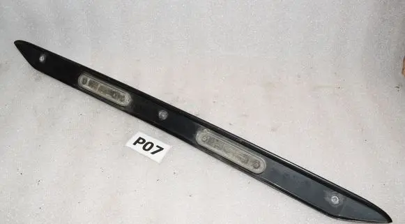 Mercedes-Benz C W202 Trunk door license plate light bar 