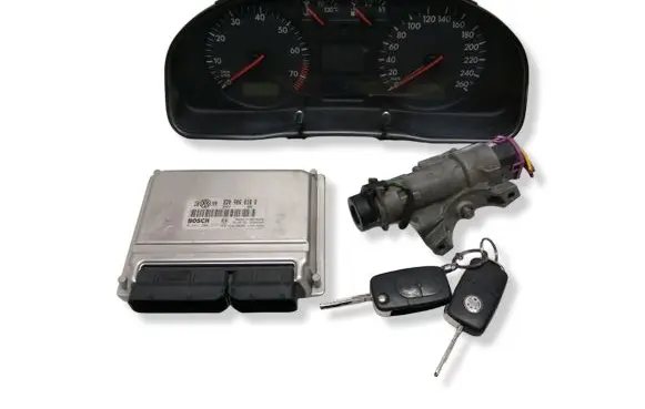 Volkswagen PASSAT B5 Engine ECU kit and lock set 8D0906018R 0261206317