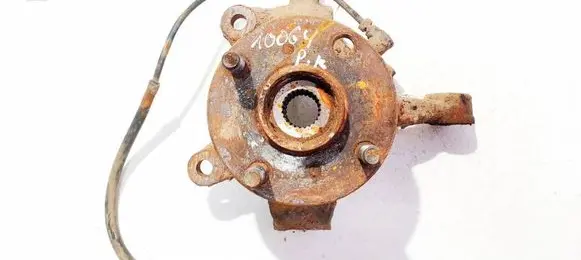 Toyota Yaris Front wheel hub