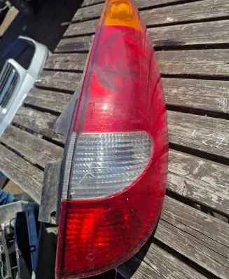 Nissan Almera Tino Rear/tail lights