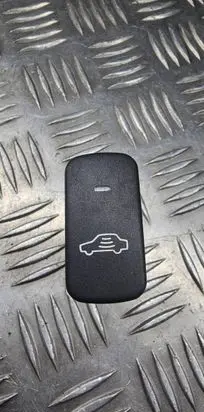 Volvo S40 Alarm switch 30889360