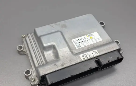 Mazda 3 III Engine control unit/module 2757005603 SH1218881A SH12188K2E
