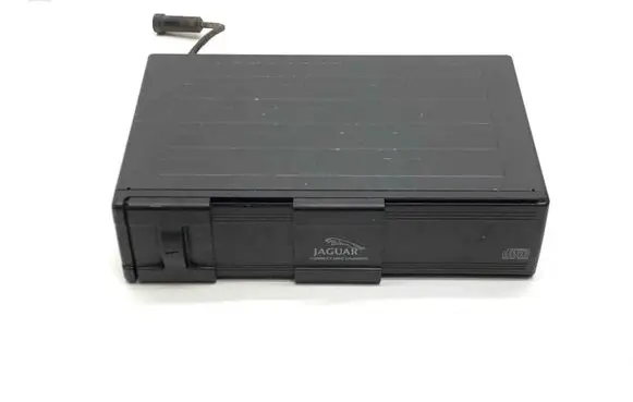 Jaguar XK8 - XKR CD/DVD changer LNF4160AA
