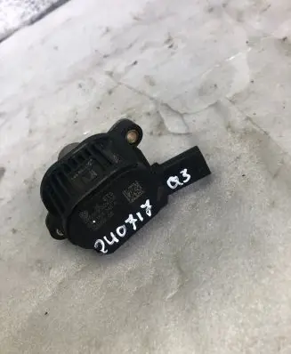 Audi Q3 F3 Camshaft vanos timing valve 04e906048a