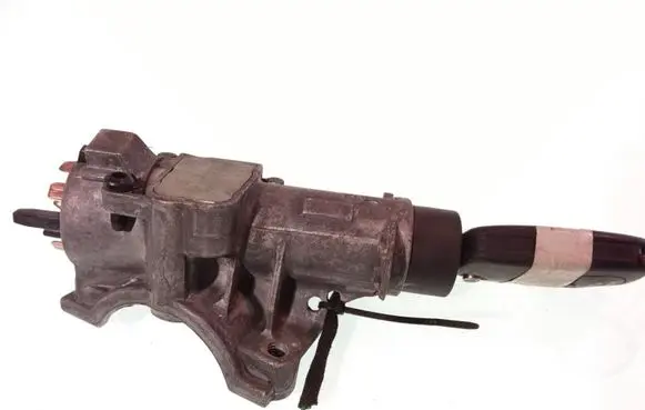 Volkswagen PASSAT B5 Ignition lock 4B0905851A
