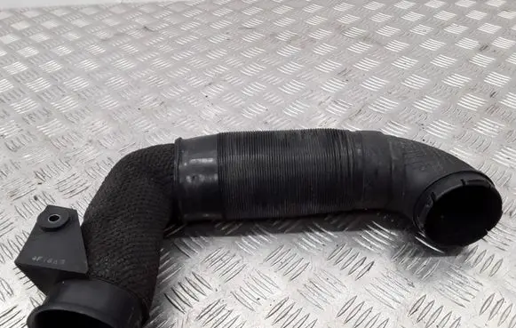 KIA Sorento Air intake hose/pipe