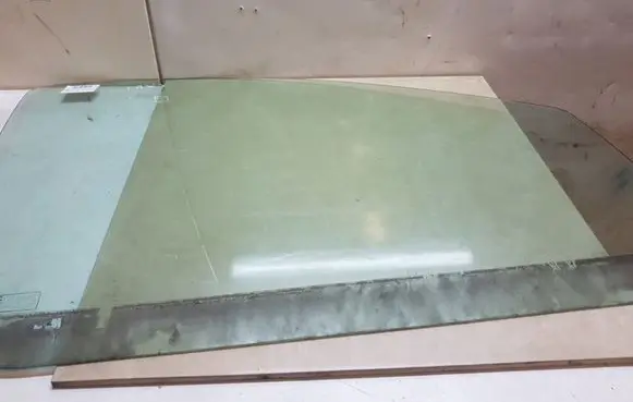 Ford Galaxy Front door window glass four-door