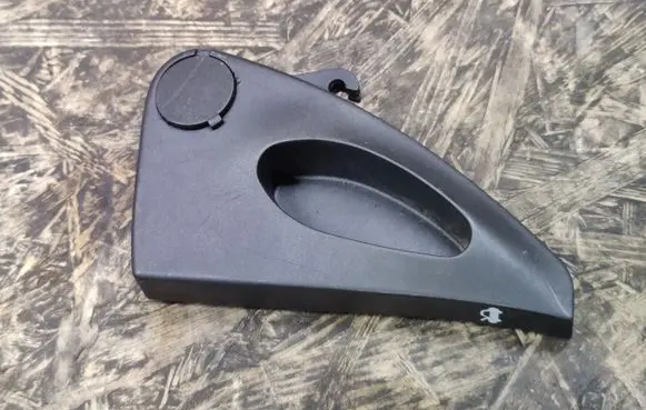 Maserati Quattroporte Engine bonnet (hood) release handle A739