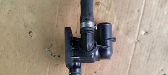 Opel Astra J Thermostat housing 55206391
