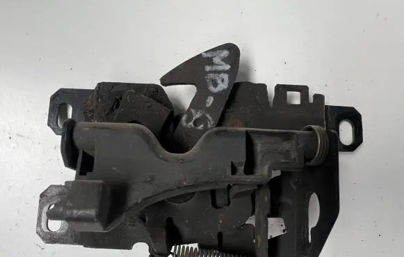 Mercedes-Benz A W169 Engine bonnet/hood lock/catch