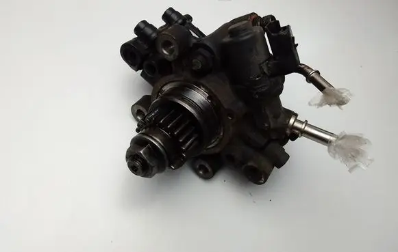 Nissan Navara D23 Fuel injection high pressure pump HMLGT2481R