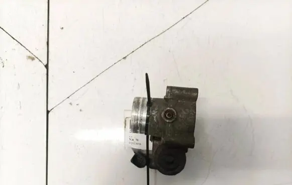 Volkswagen Polo Throttle valve 03D133062E A2C53060088