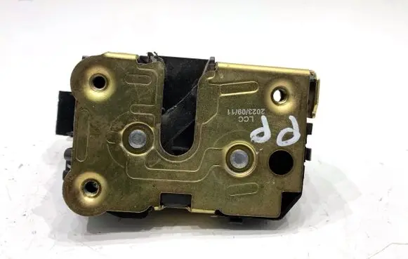Opel Movano A Front door lock 