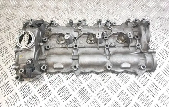 Mercedes-Benz E W212 Rocker cam cover A2760161405