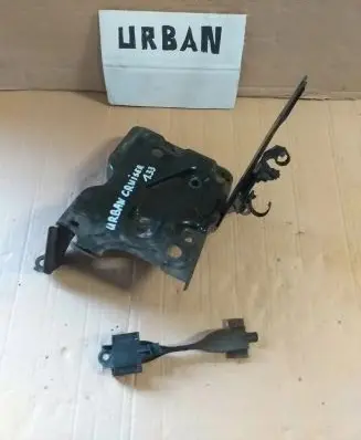 Toyota Urban Cruiser (XP110) Battery box tray 