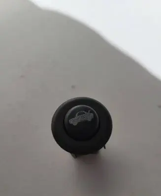 Chrysler 300 - 300C Tailgate opening switch 04760847AC