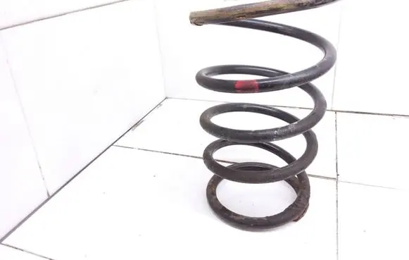 Nissan X-Trail T30 Rear coil spring