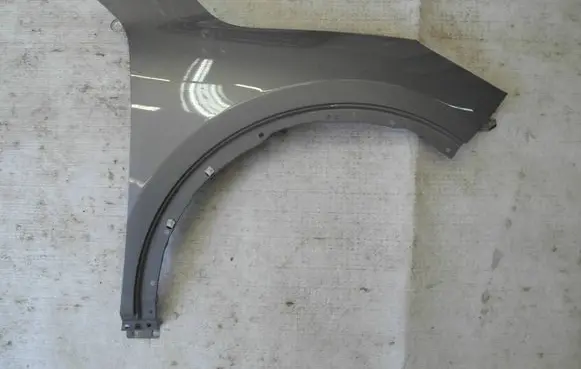 Ford Kuga III Fender LJ6BS16134AB