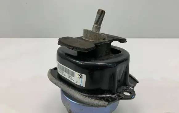 BMW X6 F16 Engine mount vacuum valve 6853103
