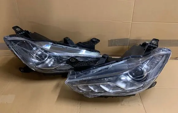 Maserati Ghibli Headlights/headlamps set 00670106273 00670106266