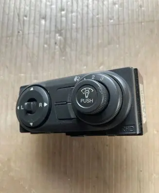 Chevrolet Captiva Wing mirror switch UE7F16