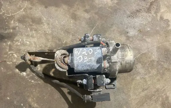 Mercedes-Benz C W203 Vacuum pump A2034300032 86221301 A0004351301