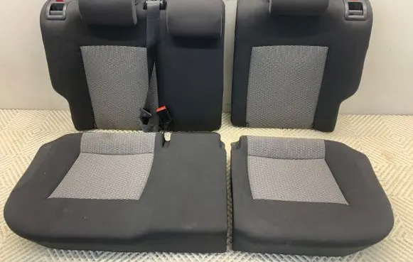 Volkswagen Polo V 6R Second row seats 