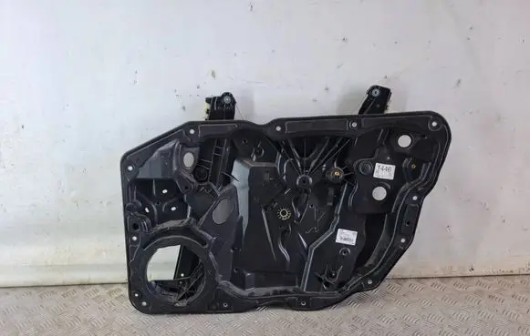 Volkswagen Touareg II Front window lifting mechanism without motor 7P6837756B