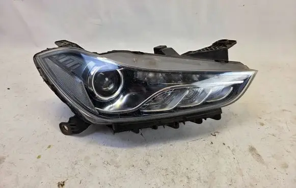 Maserati Ghibli Headlight/headlamp 670004659