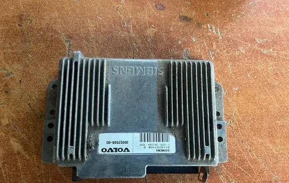 Volvo S40, V40 Engine control unit/module 308575680C S113727104D