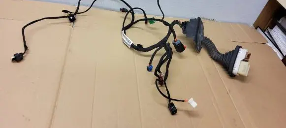 Jeep Grand Cherokee Front door wiring loom P68101230AA AWD0132W0222 16238CB