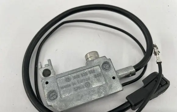 Volkswagen Golf IV Antenna control unit 1H0035551 7691290201