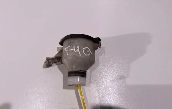 Toyota Prius+ (ZVW40) Window washer liquid tank fill tube 001112