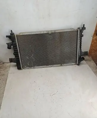 Opel Astra H Coolant radiator A13405304