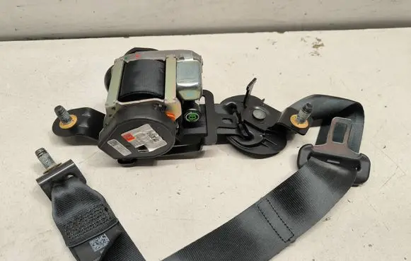 KIA Sportage Rear seatbelt 89810F1000