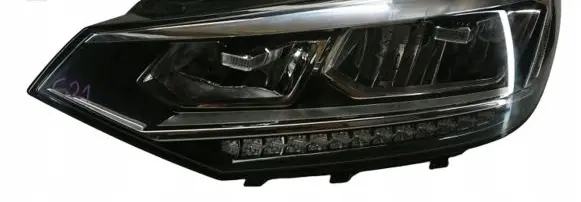 Volkswagen Touran III Headlight/headlamp