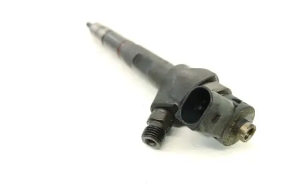 Volkswagen Golf I Fuel injector 04L130277AK