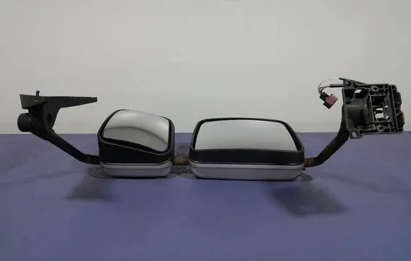 Renault Megane III Front door electric wing mirror 