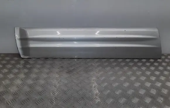 Mitsubishi Pajero Front door trim (molding) MR47857