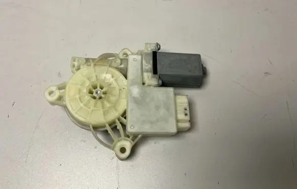 BMW XM Front door window regulator motor 9450070 5A53092