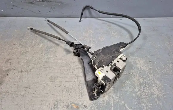 Jeep Cherokee Rear door lock
