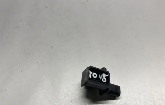 Chrysler Pacifica Airbag deployment crash/impact sensor 68245079AA