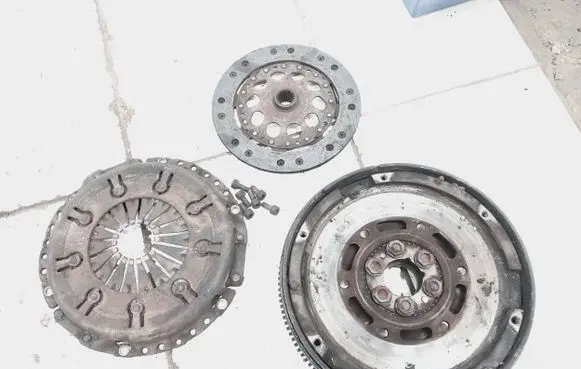 Volkswagen PASSAT B5 Clutch set kit 058141031b