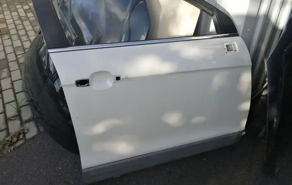 Chevrolet Captiva Front door