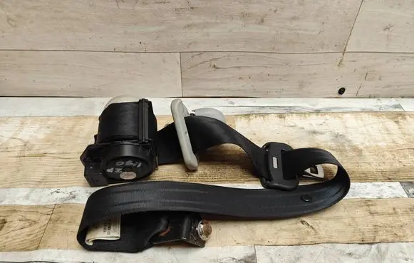 Mazda 5 Rear seatbelt 0434089