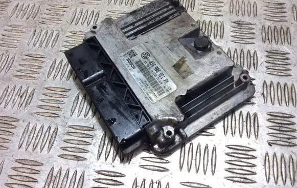 Volkswagen Golf V Engine control unit/module 03G906021PM 0281014061