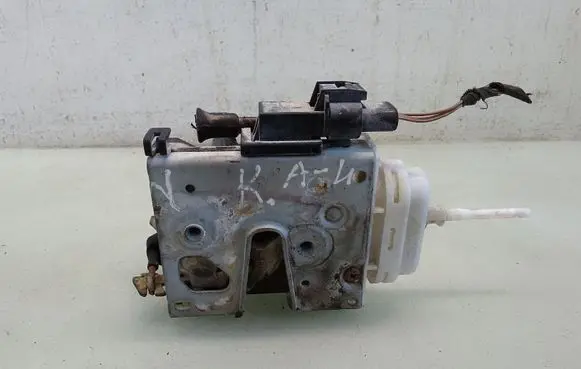 Audi A4 S4 B5 8D Front door lock 8D1837015F